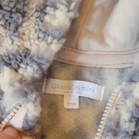 Old Navy Pink and Gray Patterned Kids Footies - Picture 3 of 3